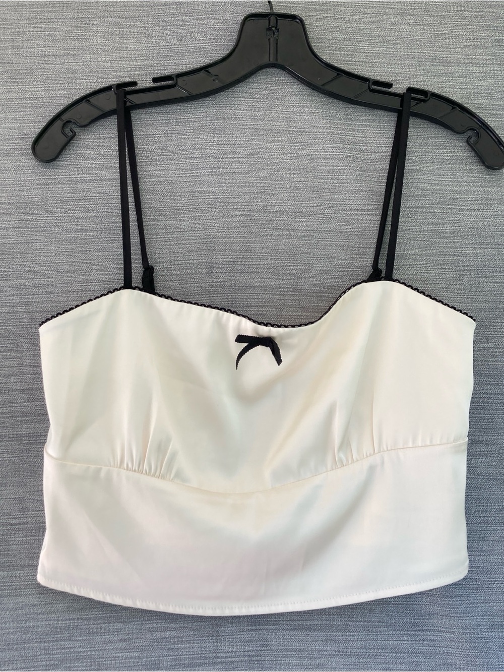 House of Harlow Top Satin Bow Crop